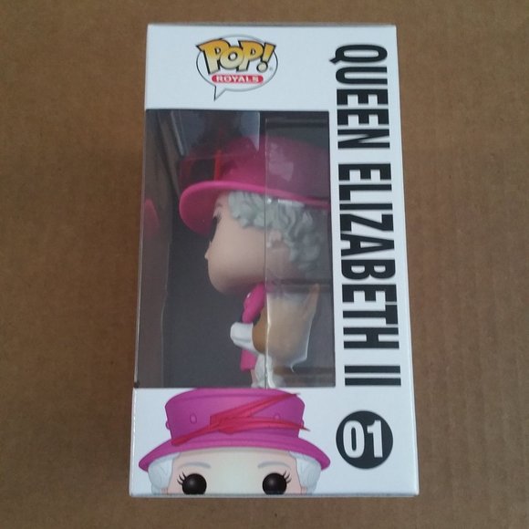 Funko Pop! The Royal Family - Queen Elizabeth II Vinyl Figure #01 - Picture 4 of 7